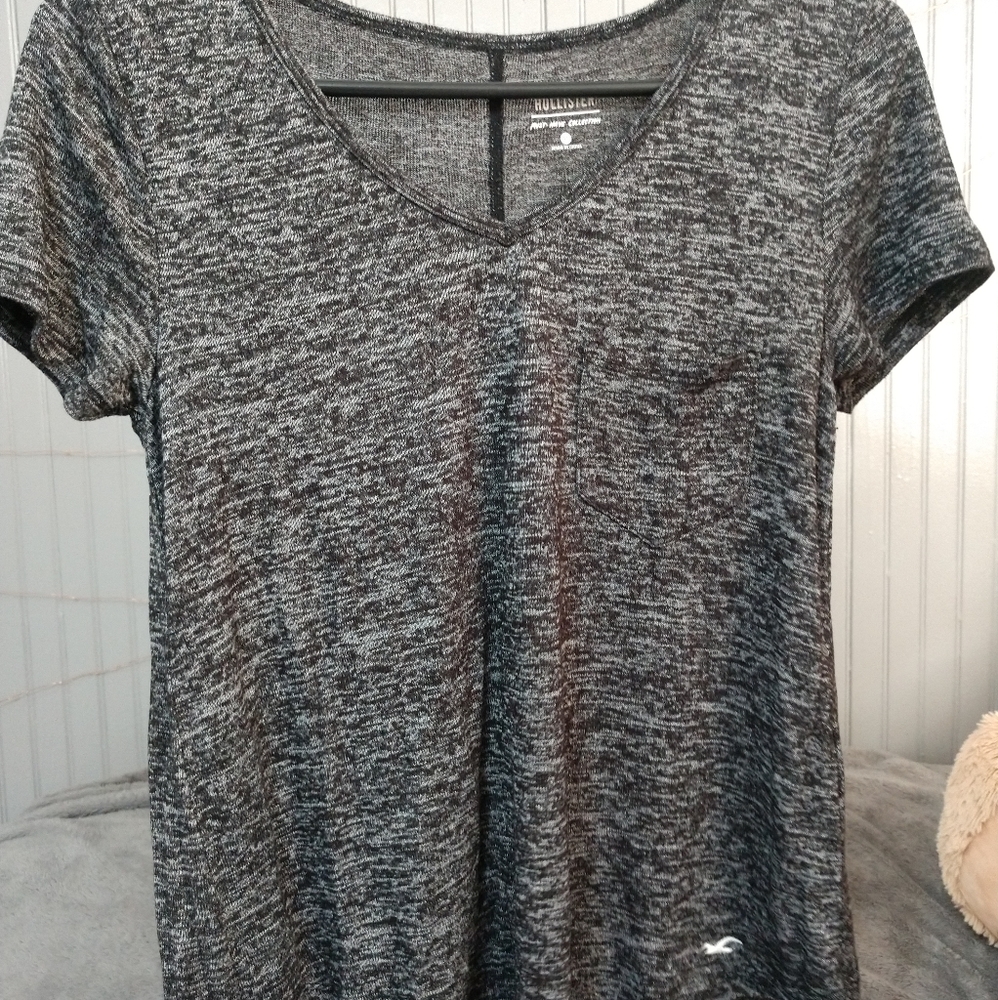 Black/gray Hollister tee shirt